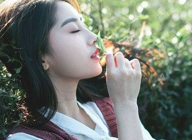 喜欢一个人的说说图片：丧失了喜欢人的能力