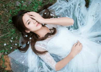 深情回忆图片精选：全心全意爱的人，终究成了他人的爱人