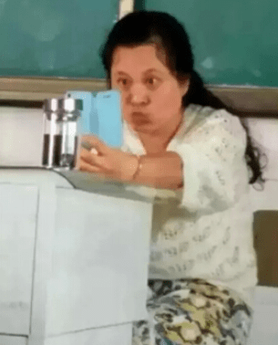 微信动态图：成年后，愈受伤害，愈隐藏情绪
