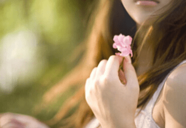 关于女生的个性说说图片：不要跟我说对不起，不原谅你好像还是我