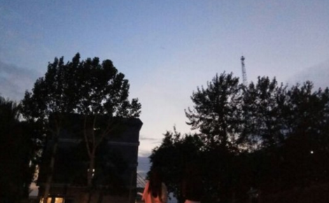 早安励志说说：生活就是这样，脚长在自己身上，往前走就对了