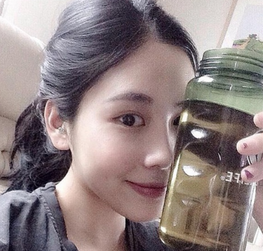 即便你满身尘埃似荆棘,我依旧会伸出双手拥抱你,毫无顾忌 即便你满身尘埃似荆棘,我依旧会伸出双手拥抱你,毫无顾忌