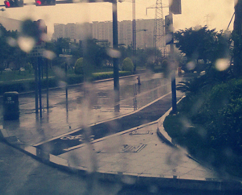 下雨心清说说图片大全、语录！