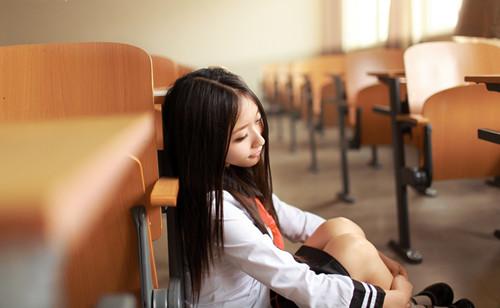QQ空间唯美女生说说图片带字的