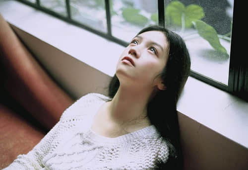 一个人很受伤的心情句子 一个人很受伤的心情句子