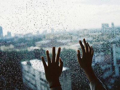 雨中情怀,关于雨天心情的深情语录1